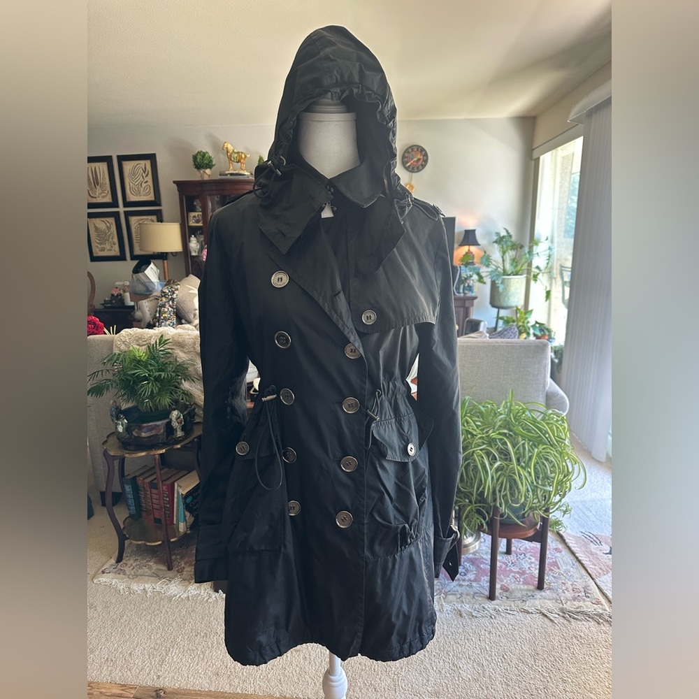 Burberry London Raincoat - Picture 2 of 8